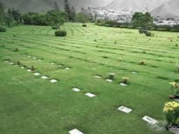 SE VENDE DOS NICHOS JUNTOS EN CEMENTERIO JARDINES DE LA PAZ