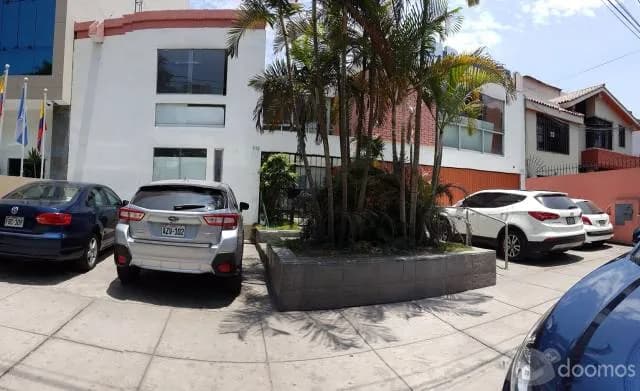 ALQUILER DE LOCAL COMERCIAL CON EXCELENTE UBICACION — foto 1