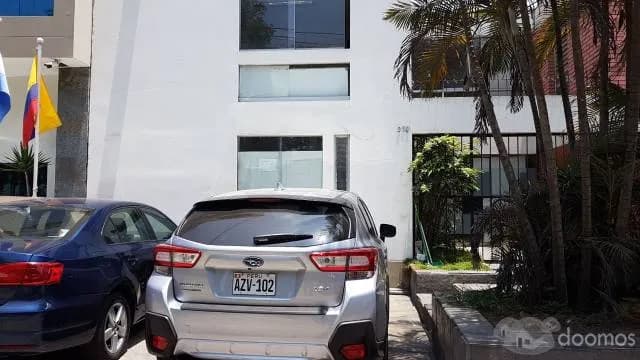ALQUILER DE LOCAL COMERCIAL CON EXCELENTE UBICACION — foto 4