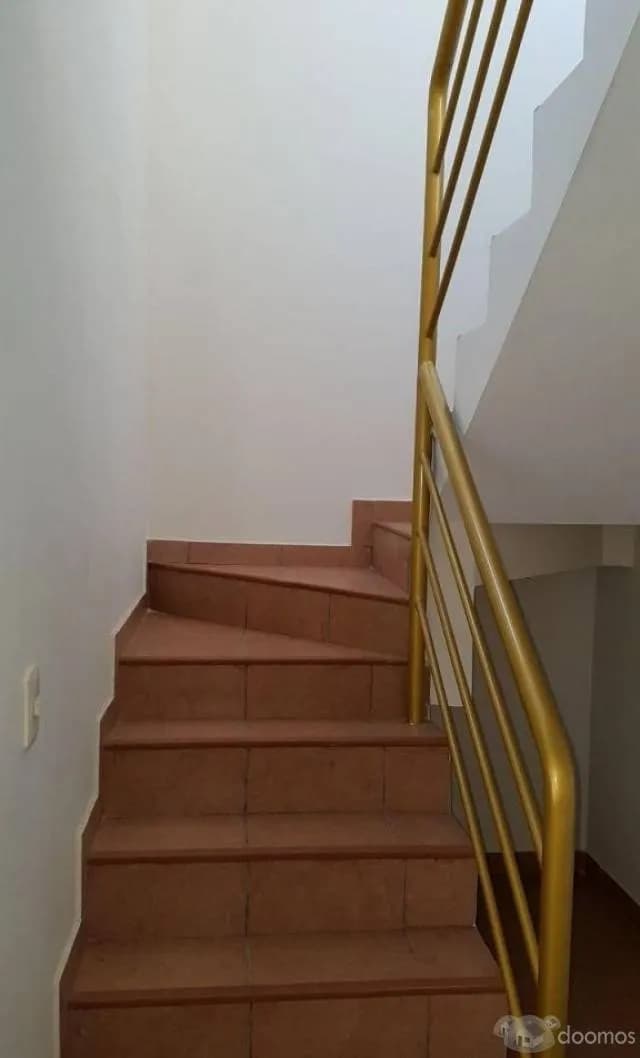 Vendo casa de 2pisos Urb,Sol de las Delicias — foto 1