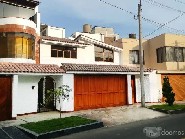 PRECIOSA CASA EN LA ENSENADA DE LA MOLINA, FRENTE A PARQUE — foto 5