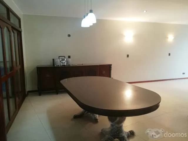 PRECIOSA CASA EN LA ENSENADA DE LA MOLINA, FRENTE A PARQUE — foto 7