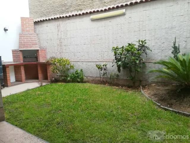 PRECIOSA CASA EN LA ENSENADA DE LA MOLINA, FRENTE A PARQUE — foto 9