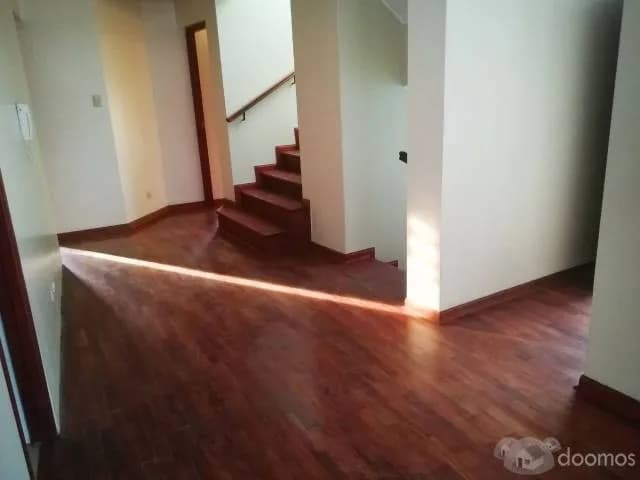 PRECIOSA CASA EN LA ENSENADA DE LA MOLINA, FRENTE A PARQUE — foto 14