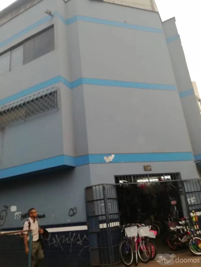 TIENDA COMERCIAL — foto 1