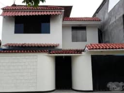 OCASIÓN CASA EN VENTA DE DOS PISOS CERCA REAL PLAZA -  PUCALLPA