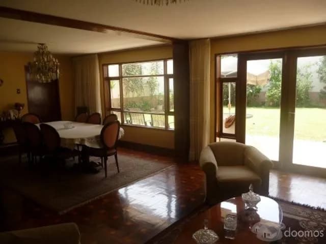 VENDO HERMOSA CASA FRENTE A PARQUE — foto 1