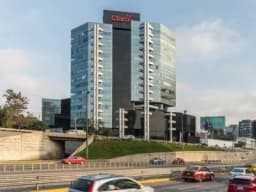 ALQUILER DE OFICINAS IMPLEMENTADAS EN TORRE SAN ISIDRO