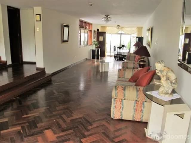 VENDO AMPLIA CASA EN SAN MIGUEL — foto 3
