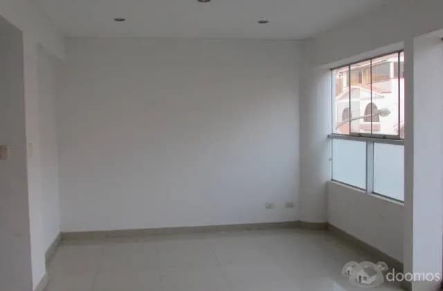 Oportunidad! Remato Edificio de 3 departamentos + 2 Duplex, en excelente zona La Molina — foto 4