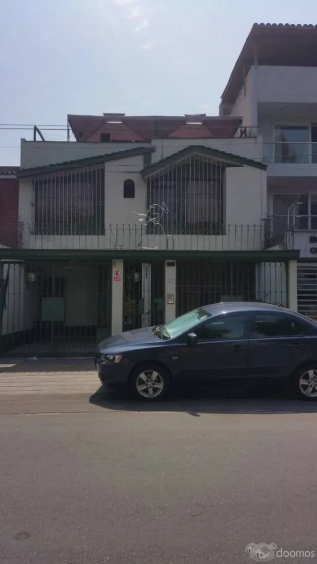 Casa de 3 pisos ubicada en zona inmejorable de La Molina — foto 12