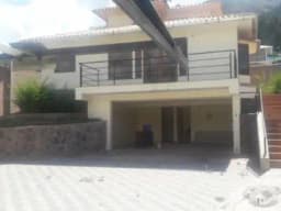 VENDO CASA EN RESIDENCIAL SANTA MARÍA DE 555M2