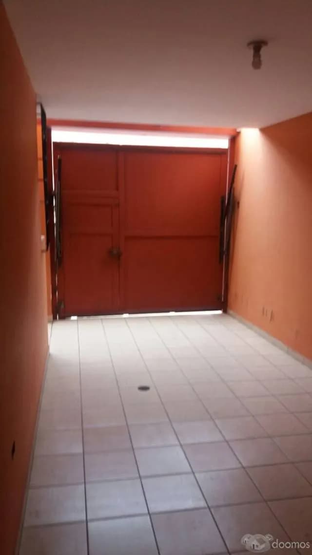 SE VENDE CASA HERMOSA EN EL DISTRITO DE SURCO — foto 2