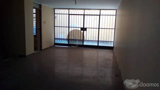 Linda - Casa ( dos pisos ) frente a parque, Incluye Cochera — foto 4