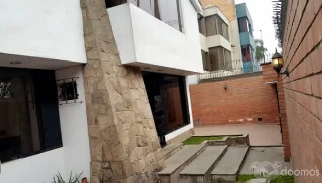 VENDO AMPLIA CASA EN AV. LA FONTANA DE LA MOLINA!! — foto 8