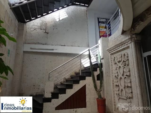 VENDO AMPLIA CASONA EN EL CENTRO DE LA CIUDAD — foto 9