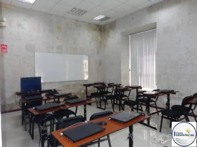 VENDO AMPLIA CASONA EN EL CENTRO DE LA CIUDAD — foto 10