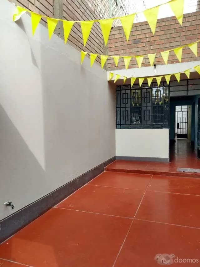 ALQUILO DEPARTAMENTO PRIMER PISO CON COCHERA EN VENTANILLA — foto 1