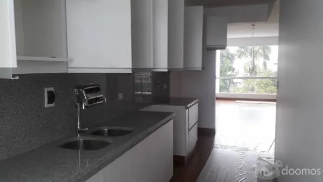 DEPARTAMENTO CON TERRAZA FRENTE A PARQUE EN SURCO — foto 7