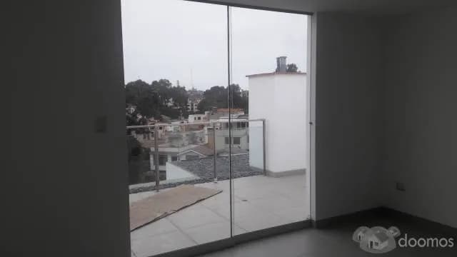 DEPARTAMENTO CON TERRAZA FRENTE A PARQUE EN SURCO — foto 8
