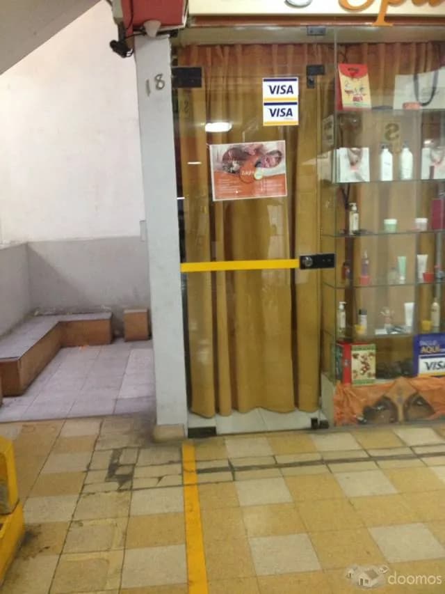 Venta de tienda en Centro comercial — foto 1
