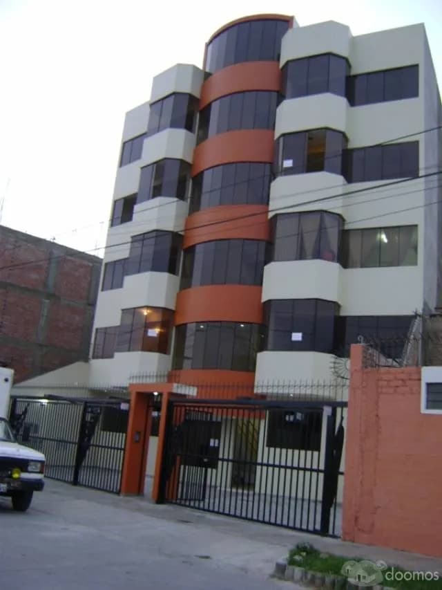 REMATO DEPARTAMENTO ESPALDA MINISTERIO DE MARINA — foto 1