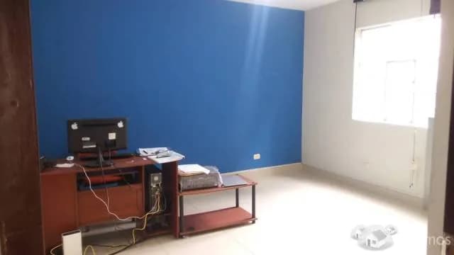 Se Alquilan 12 Oficinas Comerciales, Edificio de excelente ubicación, Avenida Flores de Primavera — foto 1