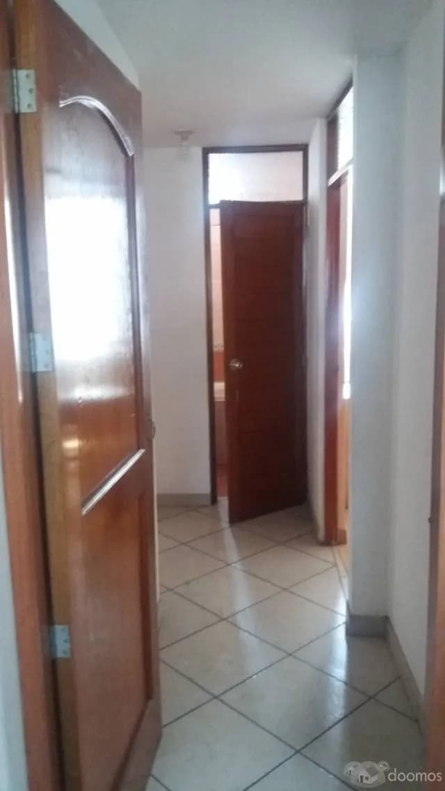 VENDO AMPLIO DEPARTAMENTO EN PROLONGACION BENAVIDES - SURCO — foto 3