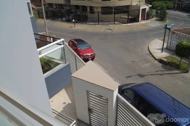 Vendo Lindo Duplex con Aires en Lomas de La Molina, 226 m² — foto 1