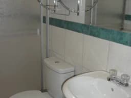Cerca Ovalo Santa Anita alquilo casa con 4 dormitorios, 4 baños, cochera
