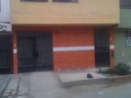 VENDO CASA TRES PISOS