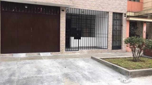 REMATO CASA EN SAN MARTIN DE PORRES — foto 1