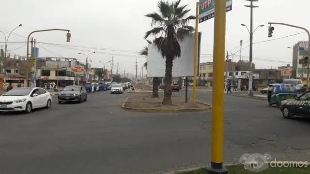 TERRENO COMERCIAL CRUCE DE AV. UNIVERSITARIA Y AV. 22 DE AGOSTO - COMAS — foto 1