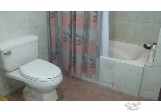 ACOGEDORA AMPLIA CASA CON TERRAZA Y JARDÍN EN MAGDALENA — foto 2