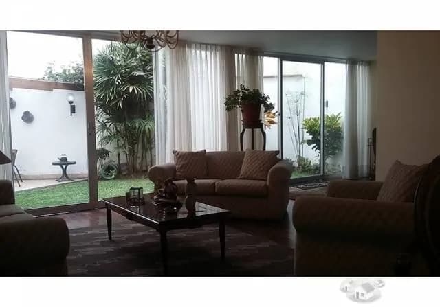 ACOGEDORA AMPLIA CASA CON TERRAZA Y JARDÍN EN MAGDALENA — foto 4