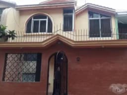 Remato casa de 3 pisos mas Azotea en URB EL BOSQUE -TRUJILLO