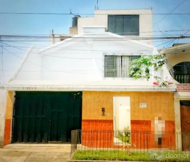 VENTA DE CASA LINDA de 3 PISOS — foto 1