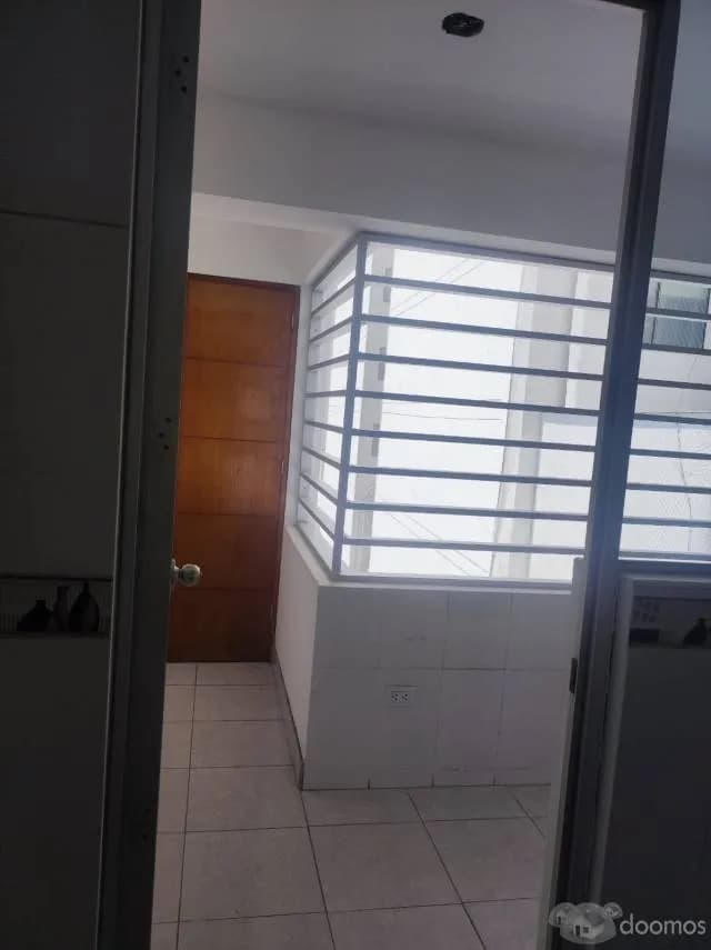 VENTA AMPLIO DEPARTAMENTO 4 DORMITORIOS-SAN BORJA CON ESTAC. DOBLE — foto 5