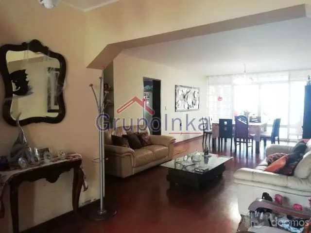 CASA CONSERVADA EN ZONA RESIDENCIAL DE URB. VALLE HERMOSO - SURCO — foto 1