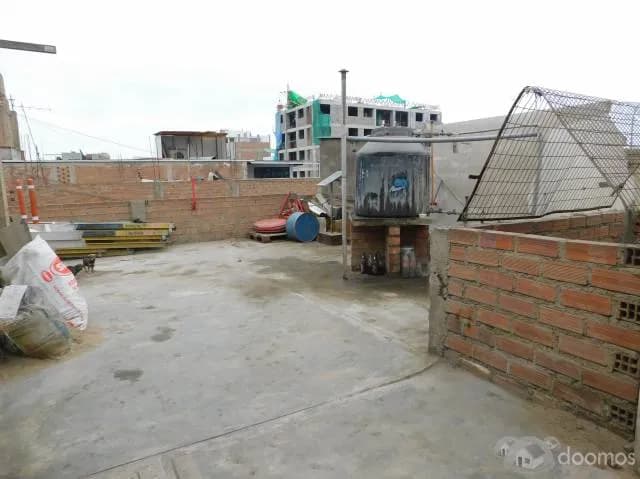 VENTA DE CASA A MEDIA CUADRA DE LA AVENIDA COMERCIAL CANEVARO — foto 8