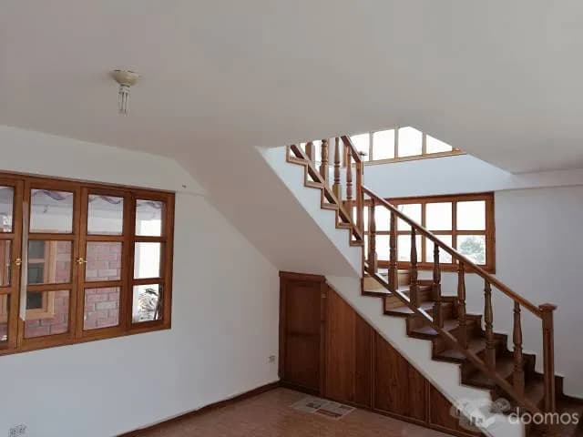 aLquilo bonita casa en urb santa maria Cusco — foto 1