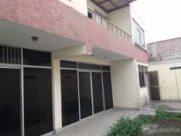 CASA FAMILIAR 300 M2