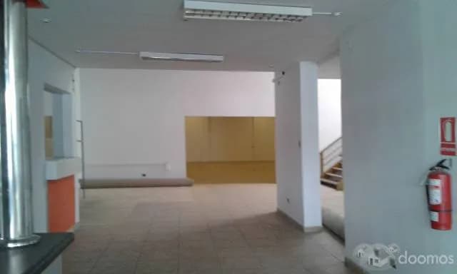 Alquilo Local Comercial excelente ubicaciòn para oficinas — foto 1