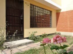 Casa De 4 Ambientes Y 4 Banos