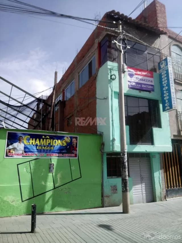 CASA VENTA EN EL CENTRO DE PUNO A 1 CUADRA DE PARQUE PINO — foto 1