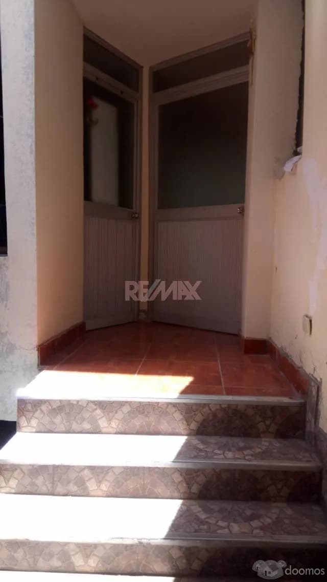 CASA VENTA EN EL CENTRO DE PUNO A 1 CUADRA DE PARQUE PINO — foto 4