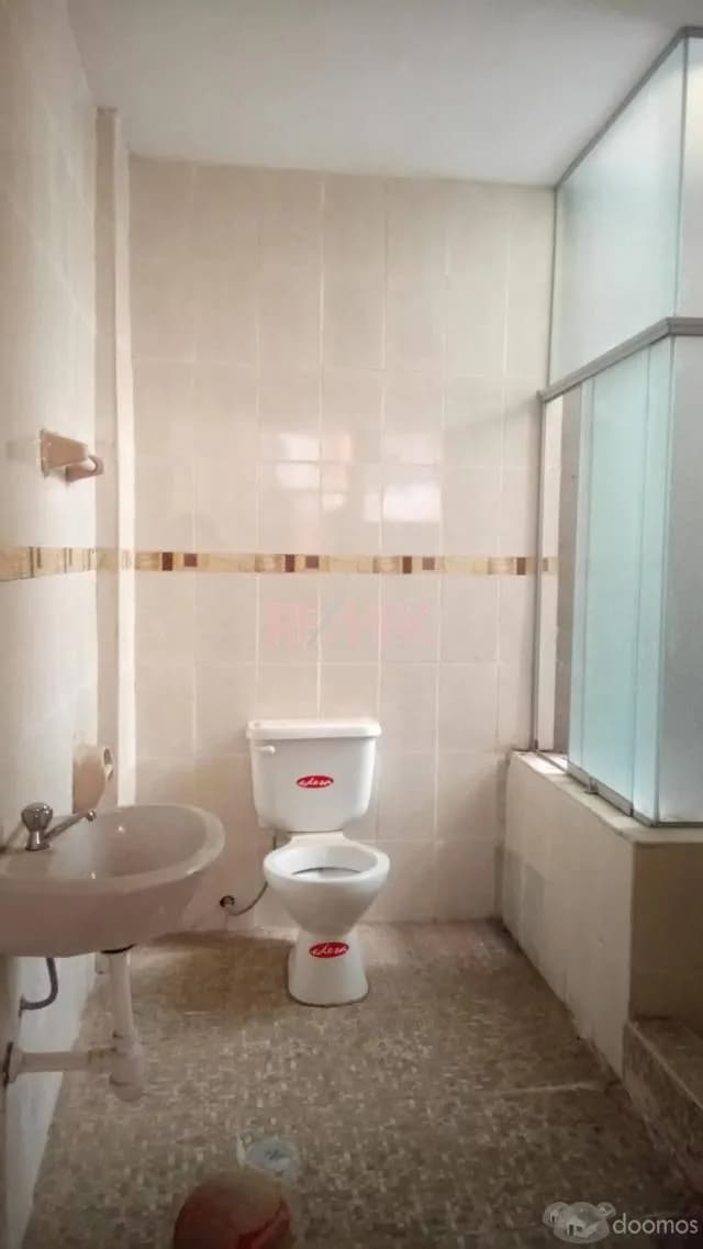CASA VENTA EN EL CENTRO DE PUNO A 1 CUADRA DE PARQUE PINO — foto 8