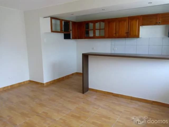 alquilo departamento de 2 dormitorios 90 m2; 2° piso $590 - Surco — foto 1