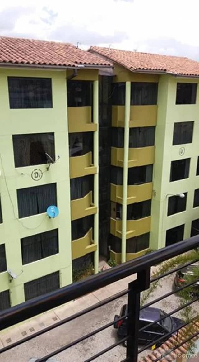 DEPARTAMENTO EN VENTA en av. huayruropata — foto 1