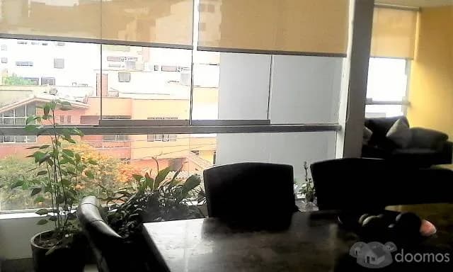 VENTA DE HERMOSO DEPARTAMENTO CON VISTA AL PARQUE EN SURCO — foto 4